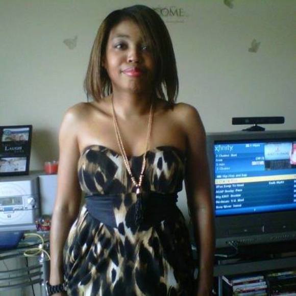 Meet your Posher, Synthia - Picture 1 of 1